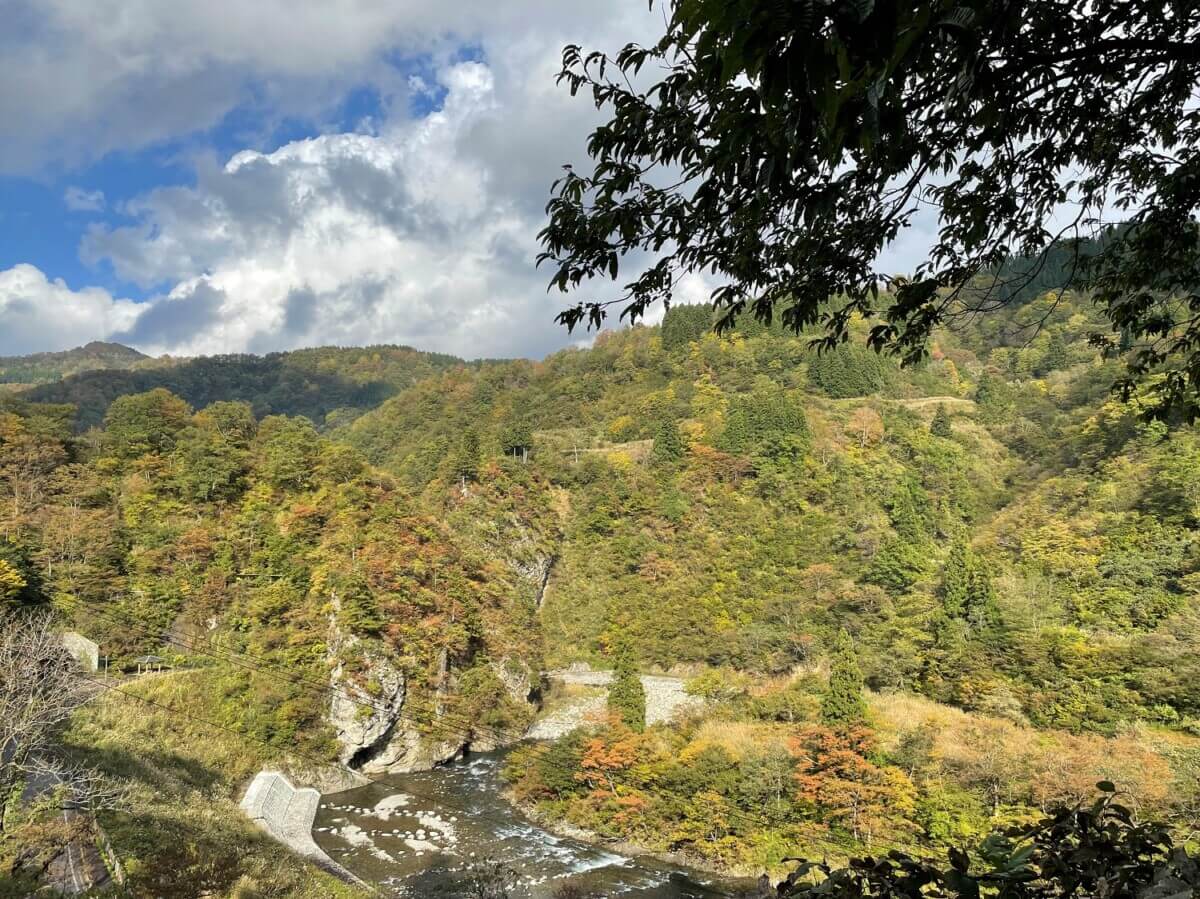 10 28 清津峡の紅葉情報 十日町市観光協会